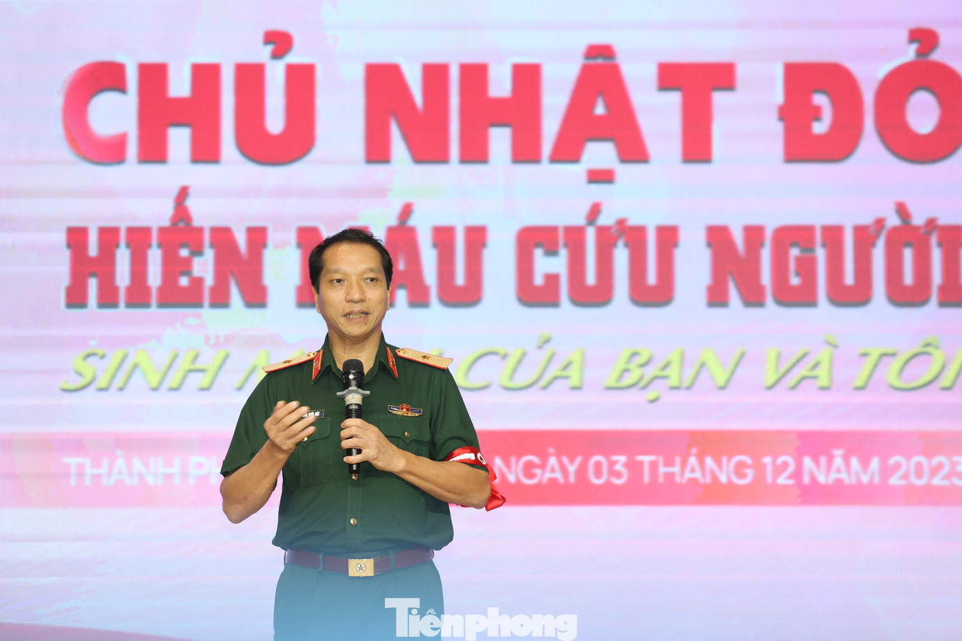 Thiếu tướng - Thầy thuốc Ưu tú Trần Quốc Việt - Giám đốc Bệnh viện Quân Y 175 phát biểu tại chương trình. Thiếu tướng - Thầy thuốc Ưu tú Trần Quốc Việt - Giám đốc Bệnh viện Quân Y 175 phát biểu tại chương trình.