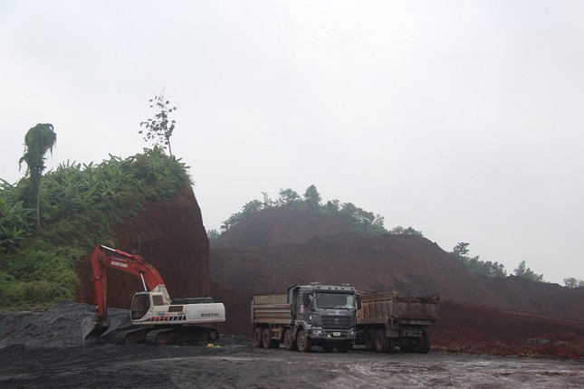 Một vị trí được UBND tỉnh Đồng Nai cấp phép hạ cốt nền tận dụng đất phục vụ dự án cao tốc Phan Thiết - Dầu Giây. Ảnh: Mạnh Thắng. Một vị trí được UBND tỉnh Đồng Nai cấp phép hạ cốt nền tận dụng đất phục vụ dự án cao tốc Phan Thiết - Dầu Giây. Ảnh: Mạnh Thắng.