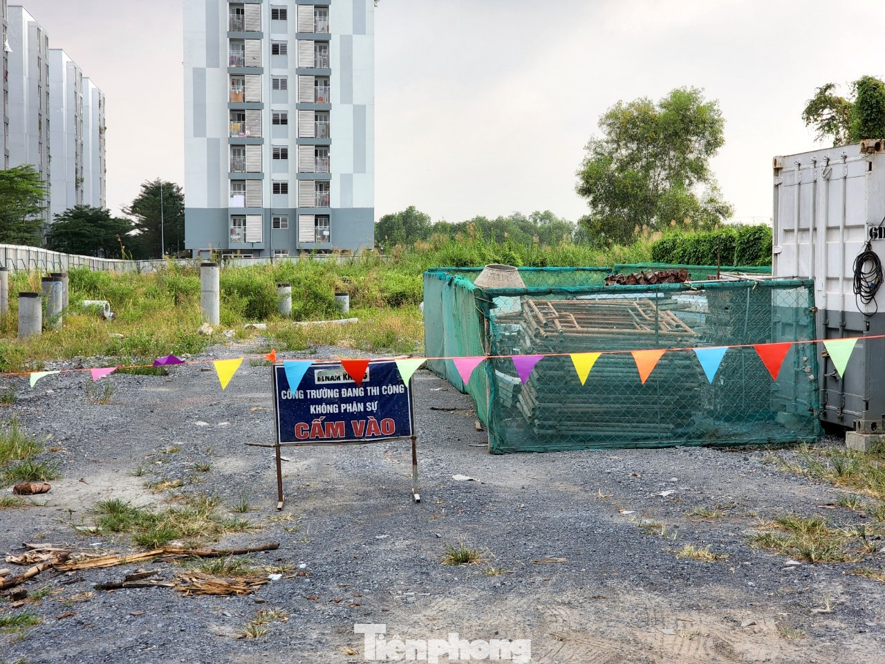 Hiện tại, nhiều dự án nhà ở xã hội tại TPHCM đang "đứng hình" vì vướng pháp lý. Hiện tại, nhiều dự án nhà ở xã hội tại TPHCM đang "đứng hình" vì vướng pháp lý.