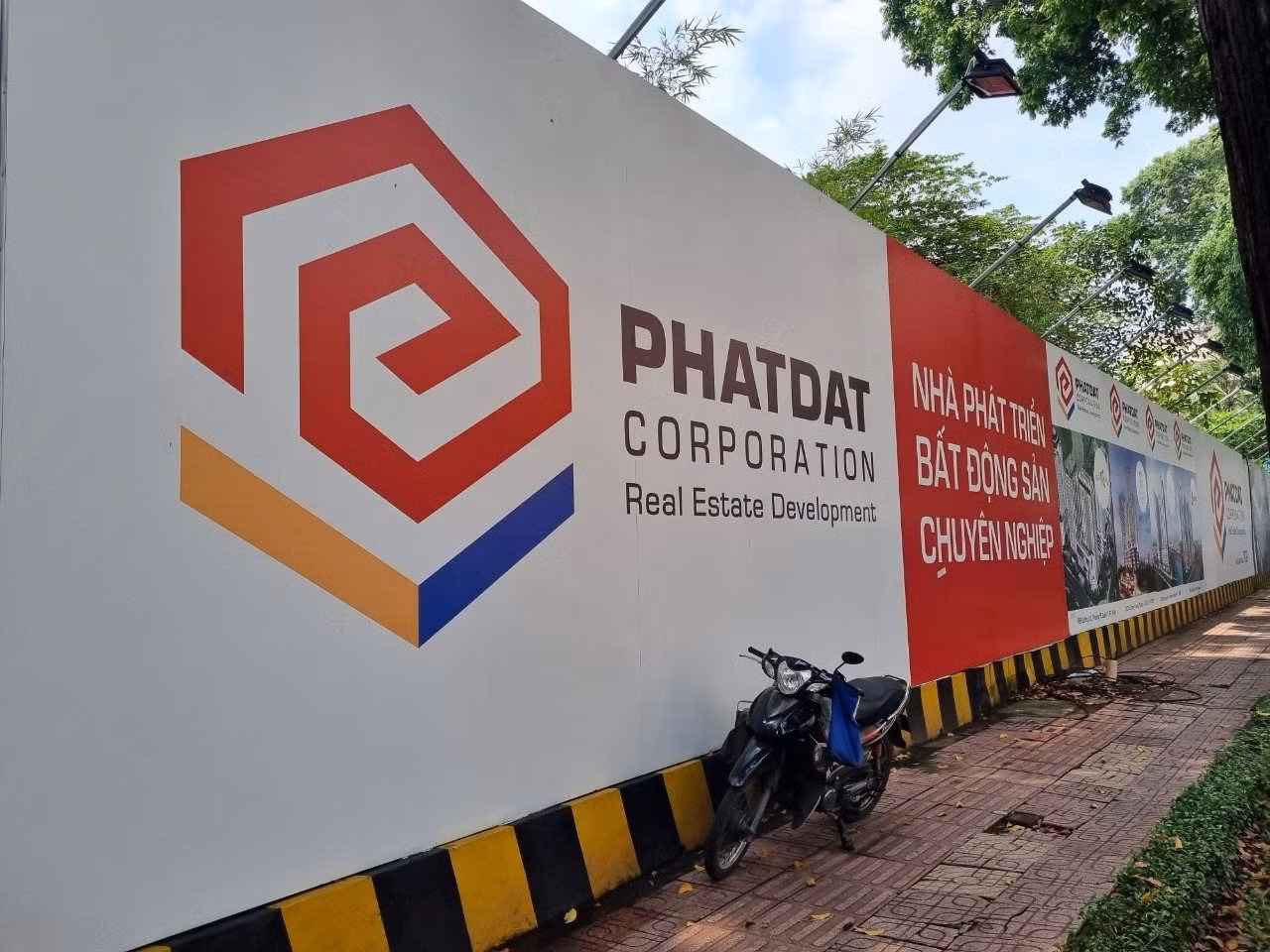Công ty CP Phát triển Bất động sản Phát Đạt sẽ đưa dư nợ trái phiếu về 0 vào cuối năm nay. Công ty CP Phát triển Bất động sản Phát Đạt sẽ đưa dư nợ trái phiếu về 0 vào cuối năm nay.
