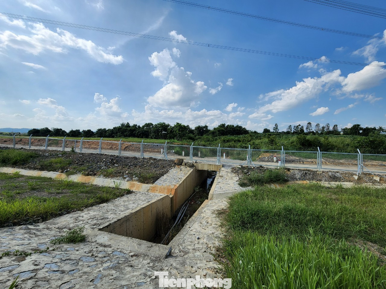 Cống hộp thoát nước tại Km 25+419 của cao tốc Phan Thiết - Dầu Giây.