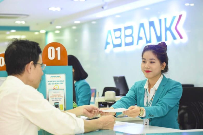 ABBANK đã hoàn tất đợt phát hành cổ phiếu để chia cổ tức, vốn điều lệ của ABBANK tăng từ 9.409,5 tỷ đồng lên trên 10.350 tỷ đồng. ABBANK đã hoàn tất đợt phát hành cổ phiếu để chia cổ tức, vốn điều lệ của ABBANK tăng từ 9.409,5 tỷ đồng lên trên 10.350 tỷ đồng.