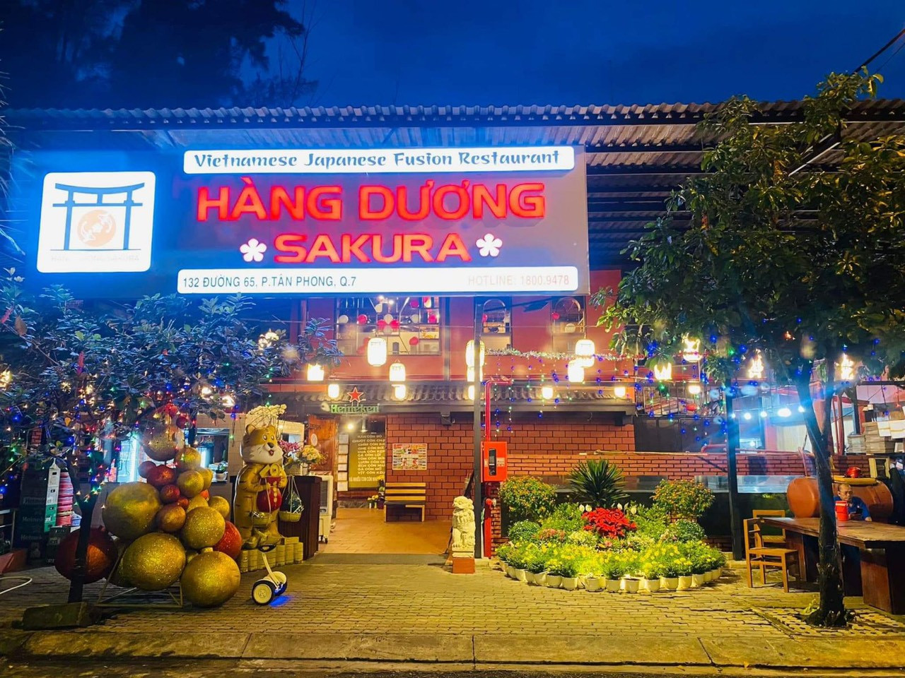 Việc lấn chiếm đất công viên của nhà hàng Hàng Dương Quán đã được Sở Xây dựng TPHCM đề nghị UBND quận 7 xử lý từ tháng 9/2019 nhưng đến nay vẫn chưa thực hiện. Việc lấn chiếm đất công viên của nhà hàng Hàng Dương Quán đã được Sở Xây dựng TPHCM đề nghị UBND quận 7 xử lý từ tháng 9/2019 nhưng đến nay vẫn chưa thực hiện.