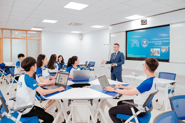 Trường ĐH Văn Hiến có chương trình “Kết nối niềm tin” hỗ trợ sinh viên có hoàn cảnh khó khăn và có kết quả học tập trung bình khá trở lên được vay học phí với lãi suất 0%. Trường ĐH Văn Hiến có chương trình “Kết nối niềm tin” hỗ trợ sinh viên có hoàn cảnh khó khăn và có kết quả học tập trung bình khá trở lên được vay học phí với lãi suất 0%.