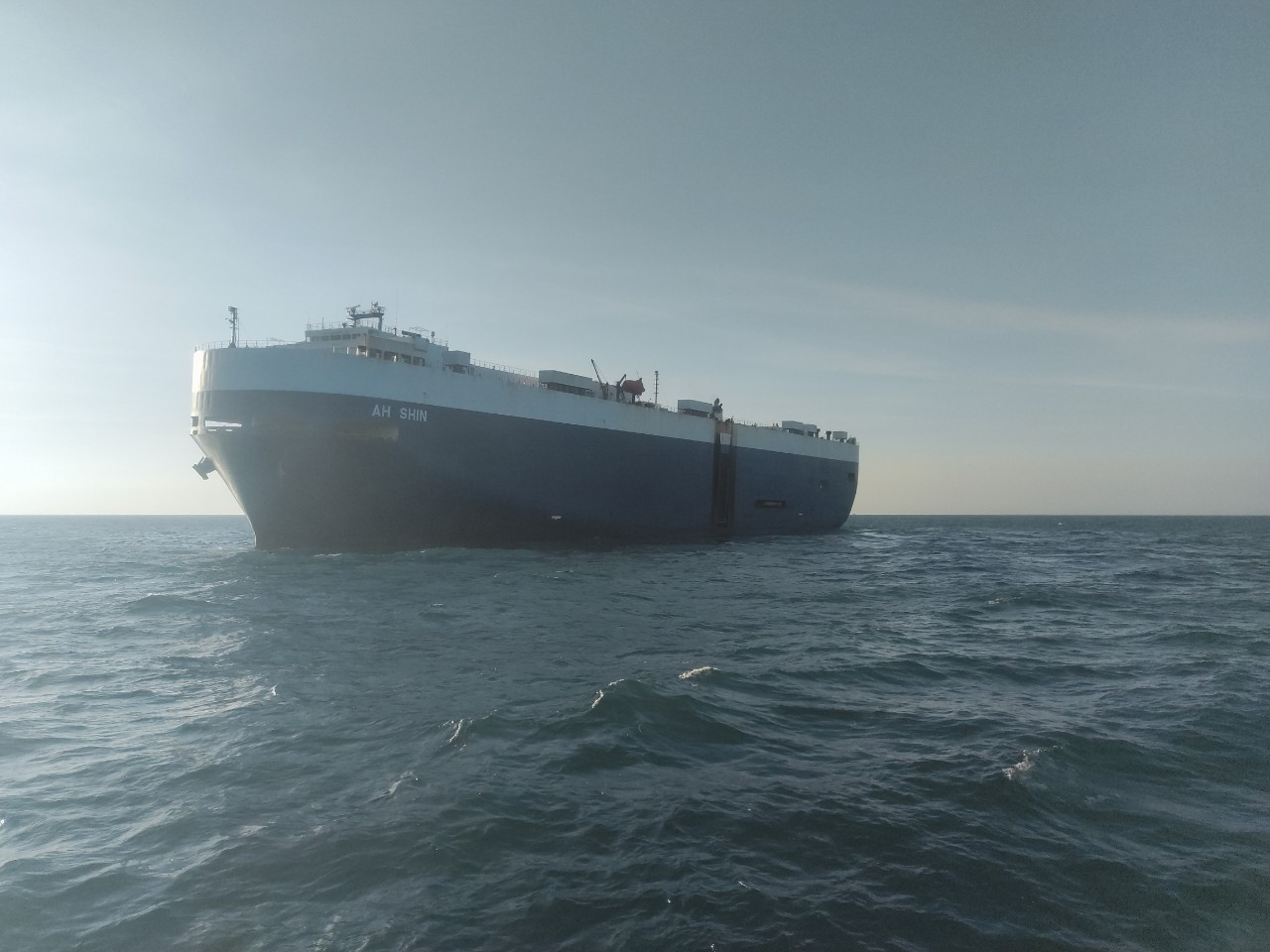 Dù đám cháy đã tắt nhưng tàu AH SHIN vẫn chưa thể rời biển Vũng Tàu. Chủ tàu này đang xin phép cập cảng để khắc phục hoàn toàn sự cố và sửa chữa tàu.