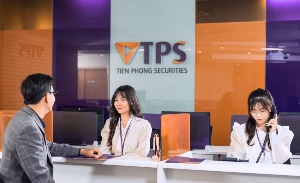 Chứng khoán Tiên Phong chào bán 100 triệu cổ phiếu cho cổ đông hiện hữu để tăng vốn điều lệ lên 3.000 tỷ đồng.