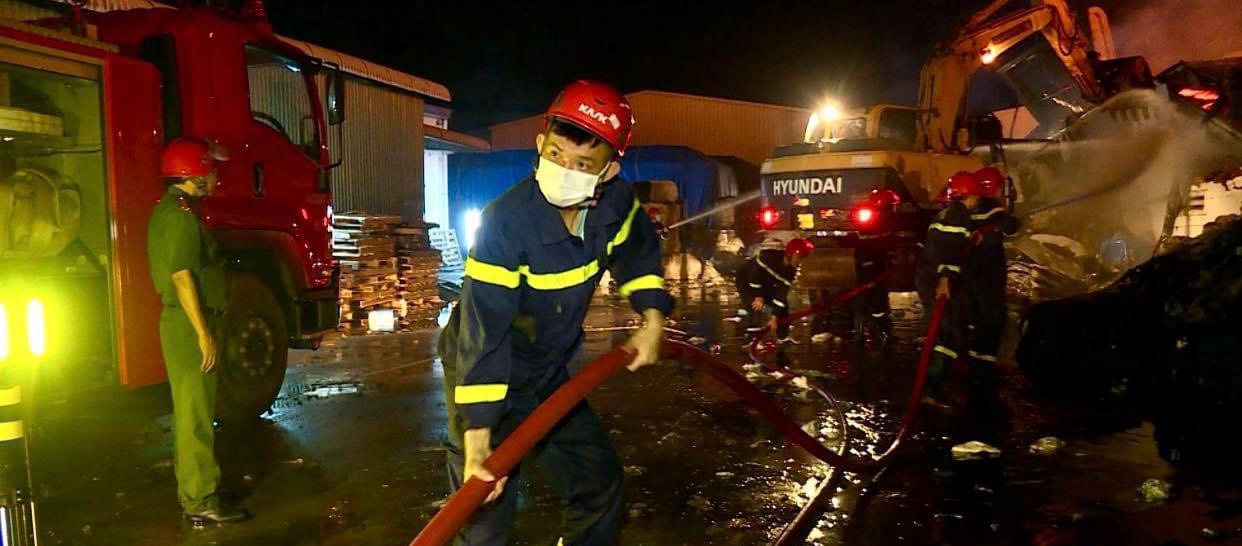 Lực lượng Cảnh sát Phòng cháy chữa cháy và Cứu nạn cứu hộ đang làm nhiệm vụ.