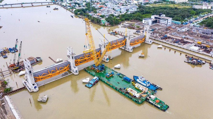 Dự án chống ngập 10.000 tỷ đồng đã hoàn thành hơn 90% nhưng bị vướng thủ tục thanh toán cho nhà đầu tư nên đã chậm trễ 5 năm so với kế hoạch.