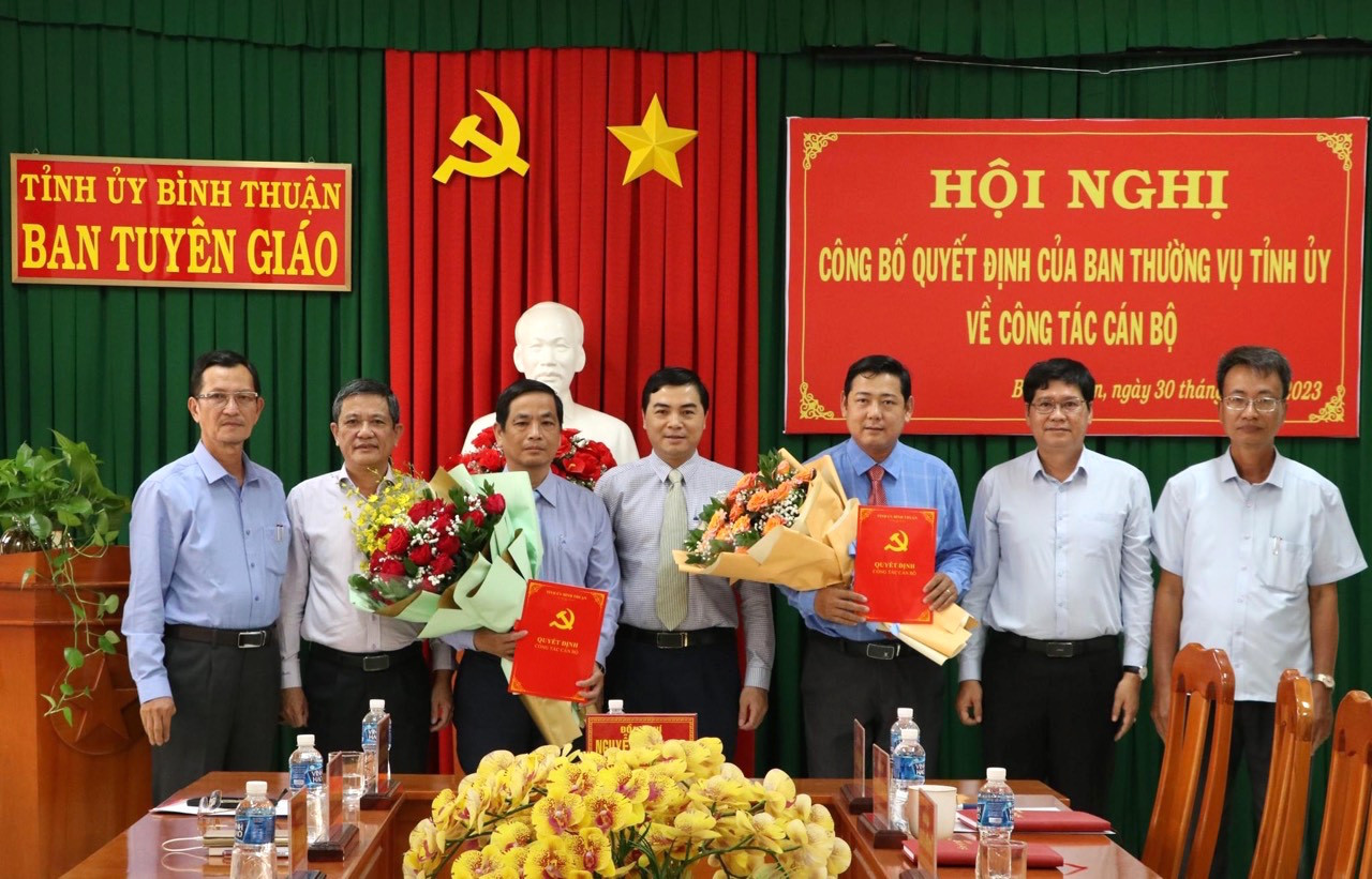 Tỉnh ủy Bình Thuận công bố quyết định về công tác cán bộ tại Ban Tuyên giáo Tỉnh ủy. Tỉnh ủy Bình Thuận công bố quyết định về công tác cán bộ tại Ban Tuyên giáo Tỉnh ủy.