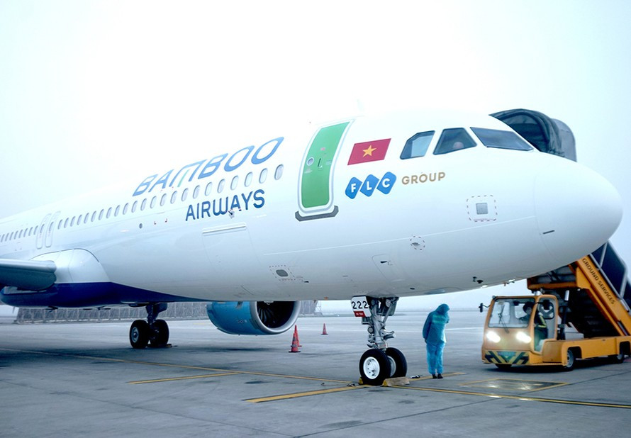 Tập đoàn FLC sẽ chuyển nhượng cổ phần Bamboo Airways. Tập đoàn FLC sẽ chuyển nhượng cổ phần Bamboo Airways.