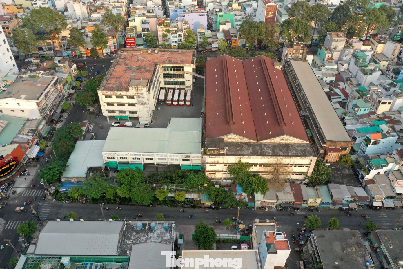 Ngoài ra, trong quá trình tổ chức thực hiện quyết định, công ty này có gửi đơn khiếu khiếu nại quyết định thu hồi của UBND TPHCM. Sở Tài nguyên Môi trường đã thẩm tra, rà soát, xác minh và báo cáo Chủ tịch UBND TPHCM xem xét theo định.