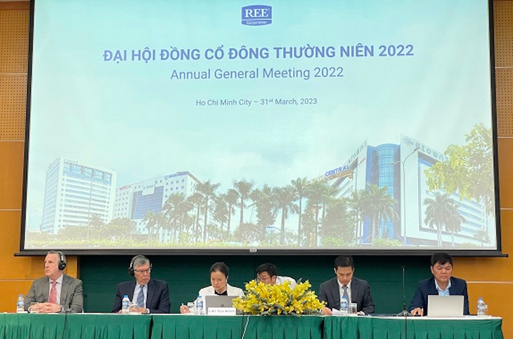 Đoàn Chủ tịch điều hành đại hội cổ đông REE sáng 31/3. Đoàn Chủ tịch điều hành đại hội cổ đông REE sáng 31/3.