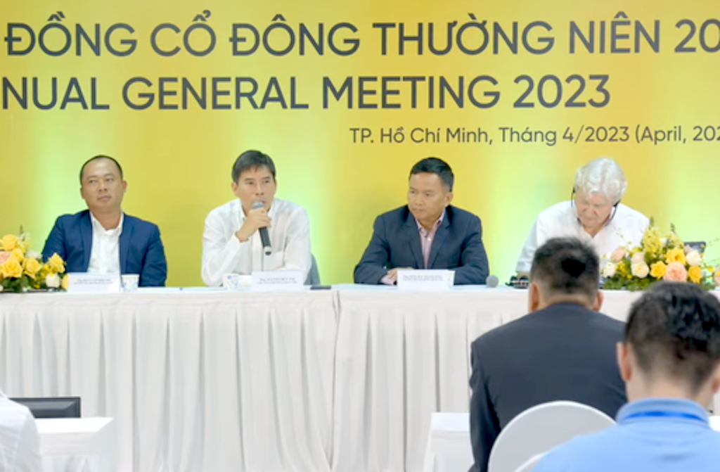 Ông Nguyễn Đức Tài - Chủ tịch Hội đồng quản trị MWG trả lời câu hỏi của cổ đông.