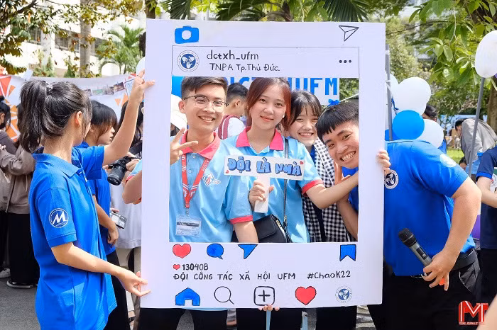 Bên lề Lễ khai giảng còn có nhiều hoạt động sôi nổi do Đoàn Thanh niên – Hội Sinh viên của trường tổ chức.