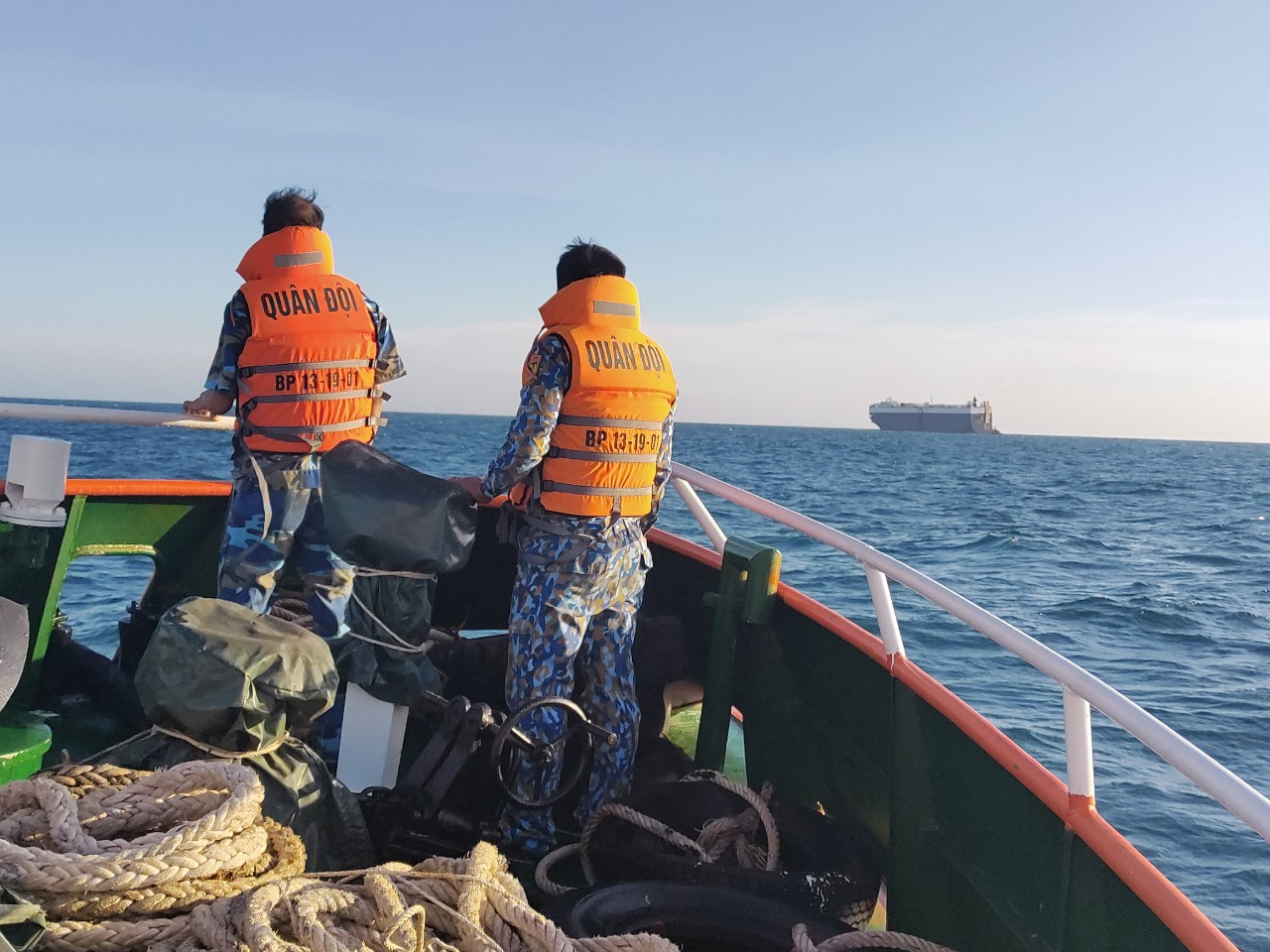 Ngày 7/2, tàu BP.131901 thuộc Hải đội Biên phòng 2, Bộ đội Biên phòng Bà Rịa - Vũng Tàu cùng các cơ quan chức năng vẫn đang nỗ lực thực hiện các phương án cứu hộ tàu nước ngoài AH SHIN mang quốc tịch Panama. Ngày 7/2, tàu BP.131901 thuộc Hải đội Biên phòng 2, Bộ đội Biên phòng Bà Rịa - Vũng Tàu cùng các cơ quan chức năng vẫn đang nỗ lực thực hiện các phương án cứu hộ tàu nước ngoài AH SHIN mang quốc tịch Panama.