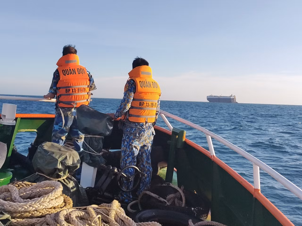 Ngày 7/2, tàu BP.131901 thuộc Hải đội Biên phòng 2, Bộ đội Biên phòng Bà Rịa - Vũng Tàu cùng các cơ quan chức năng vẫn đang nỗ lực thực hiện các phương án cứu hộ tàu nước ngoài AH SHIN mang quốc tịch Panama. Ngày 7/2, tàu BP.131901 thuộc Hải đội Biên phòng 2, Bộ đội Biên phòng Bà Rịa - Vũng Tàu cùng các cơ quan chức năng vẫn đang nỗ lực thực hiện các phương án cứu hộ tàu nước ngoài AH SHIN mang quốc tịch Panama.