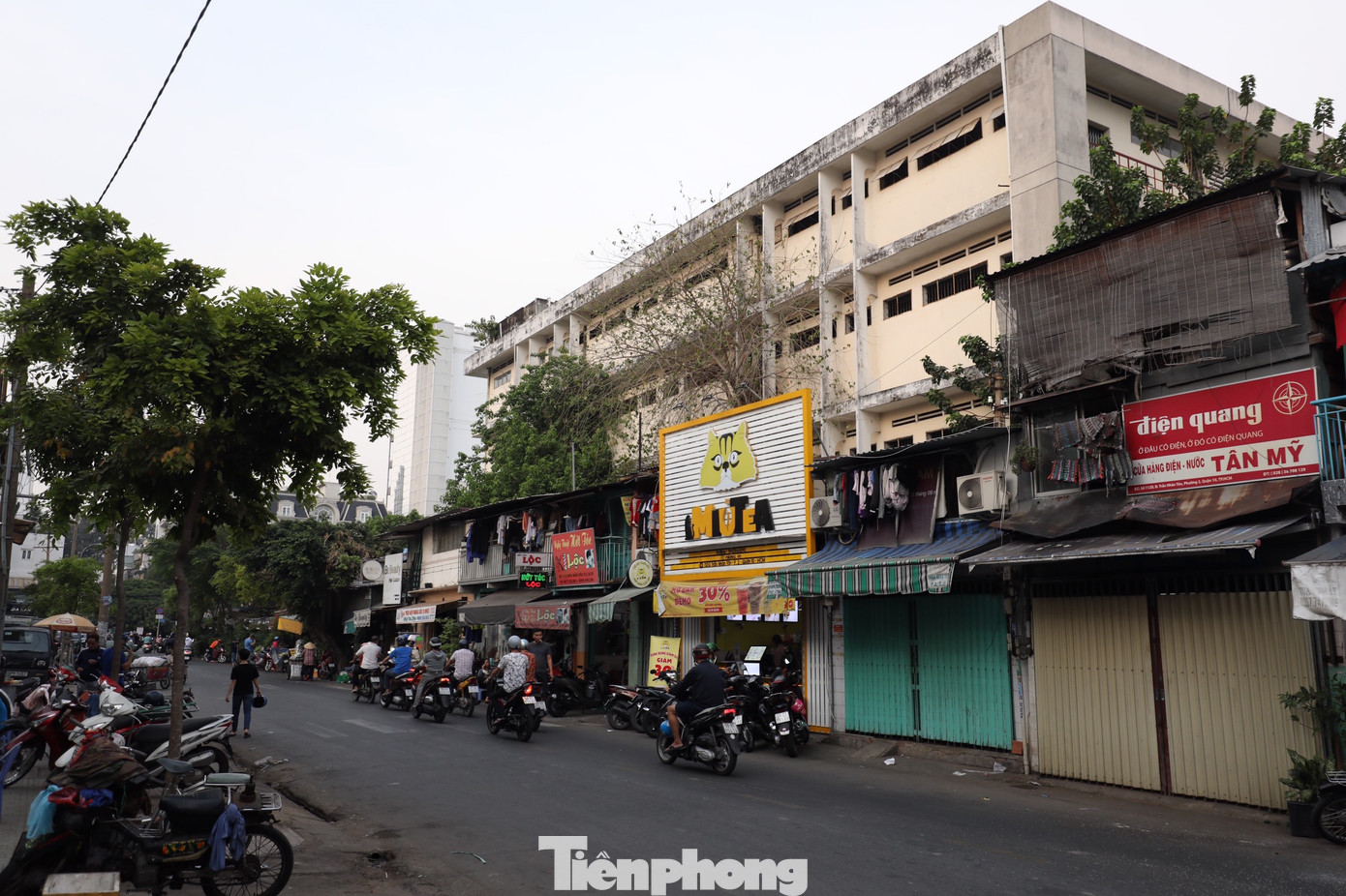 Thường trực UBND TPHCM nhận thấy, hiện nay quỹ đất dành cho giáo dục trên địa bàn quận 10 còn thiếu so với quy định và quy hoạch được duyệt, đặc biệt là quỹ đất dành cho trường trung học cơ sở còn thấp, không đáp ứng được nhu cầu phục vụ học sinh trong thời gian tới.