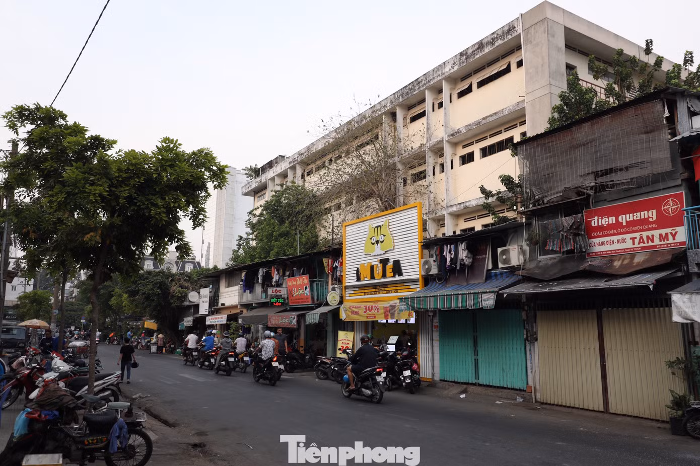 Thường trực UBND TPHCM nhận thấy, hiện nay quỹ đất dành cho giáo dục trên địa bàn quận 10 còn thiếu so với quy định và quy hoạch được duyệt, đặc biệt là quỹ đất dành cho trường trung học cơ sở còn thấp, không đáp ứng được nhu cầu phục vụ học sinh trong thời gian tới.