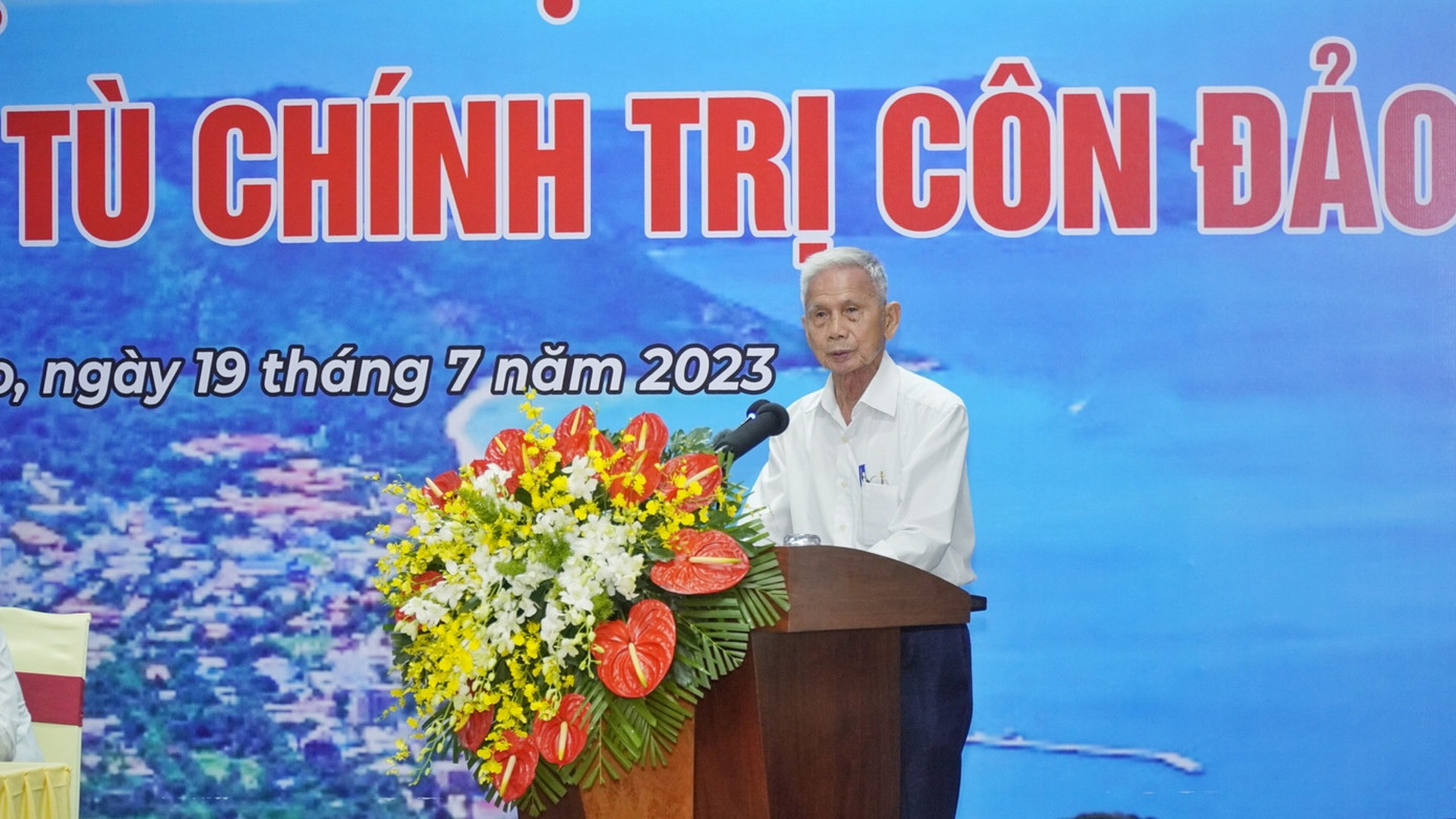 Các đại biểu bày tỏ cảm ơn các đồng chí lãnh đạo Đảng, Nhà nước, cấp ủy, chính quyền các địa phương đã thực hiện tốt công tác đền ơn, đáp nghĩa, tạo điều kiện thuận lợi, có những hỗ trợ thiết thực, cụ thể đối với các cựu tù chính trị Côn Đảo trong cuộc sống và tổ chức chương trình gặp mặt xúc động, đầy ý nghĩa tại Côn Đảo nhân kỷ niệm 76 năm Ngày Thương binh liệt sĩ.