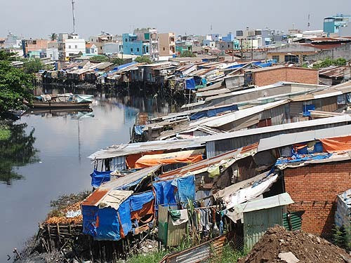 Dự kiến đến hết năm 2025 cũng chỉ bồi thường, di dời được 4.250 căn nhà trên và ven kênh rạch, đạt 65% so với chỉ tiêu đề ra. Dự kiến đến hết năm 2025 cũng chỉ bồi thường, di dời được 4.250 căn nhà trên và ven kênh rạch, đạt 65% so với chỉ tiêu đề ra.