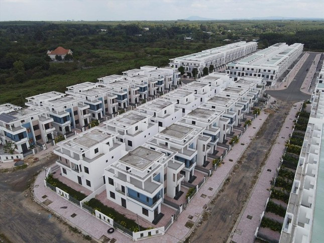 LDG Investment cho rằng, việc khởi tố này nhằm mục đích làm rõ sai phạm của một số cá nhân, tổ chức theo kết luận thanh tra. LDG Investment cho rằng, việc khởi tố này nhằm mục đích làm rõ sai phạm của một số cá nhân, tổ chức theo kết luận thanh tra.