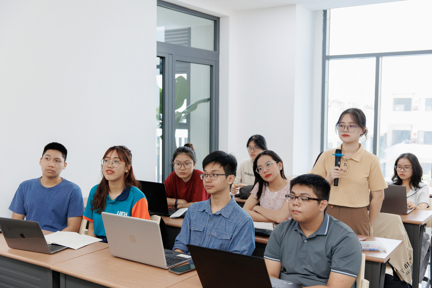 Điểm chuẩn vào trường ĐH Kinh tế TP. HCM theo phương thức xét điểm thi tốt nghiệp THPT ổn định so với năm 2022. Điểm chuẩn vào trường ĐH Kinh tế TP. HCM theo phương thức xét điểm thi tốt nghiệp THPT ổn định so với năm 2022.