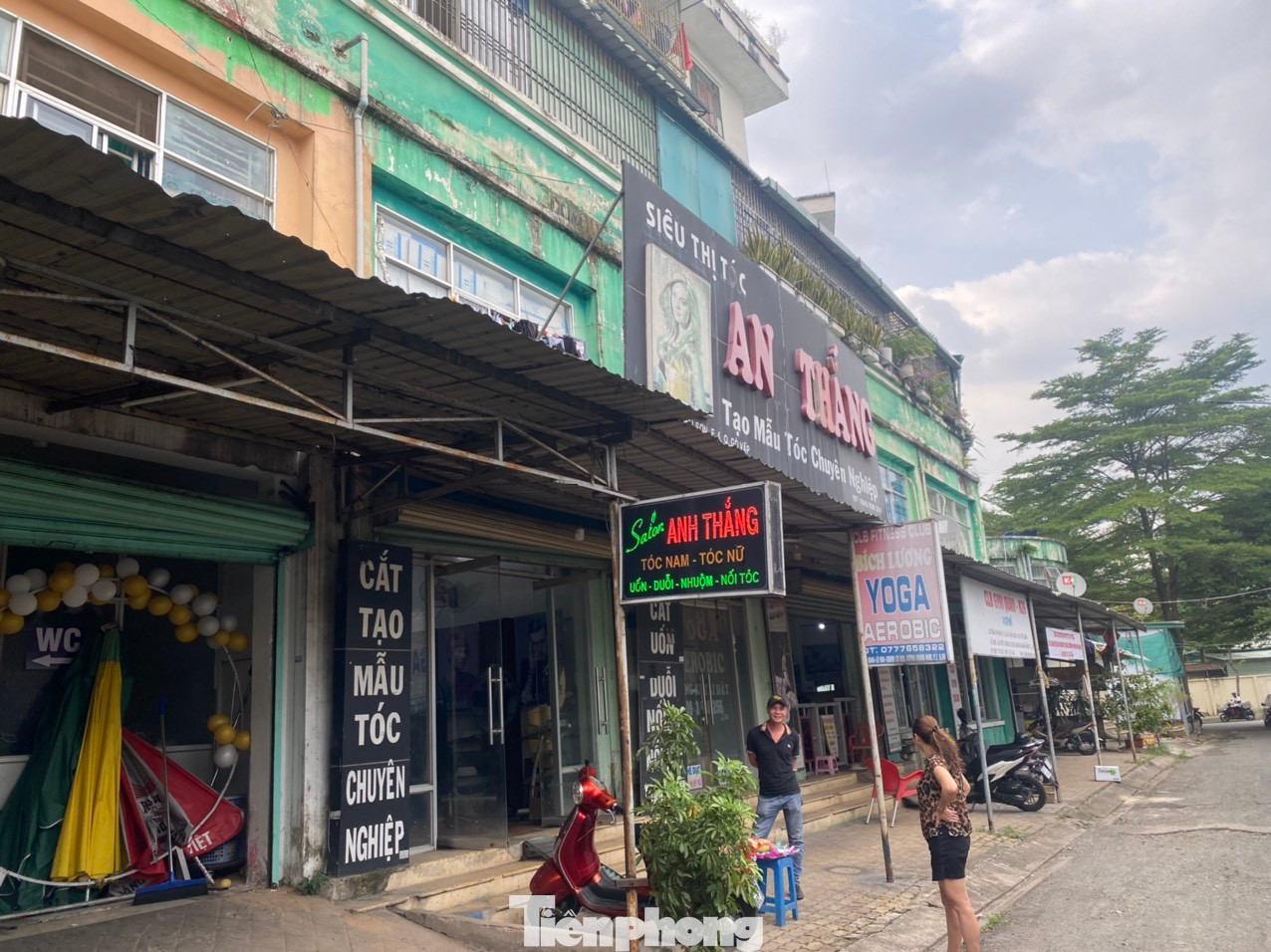 Khu vực được quy hoạch làm khu thương mại cũng bị đem cho bên ngoài thuê.