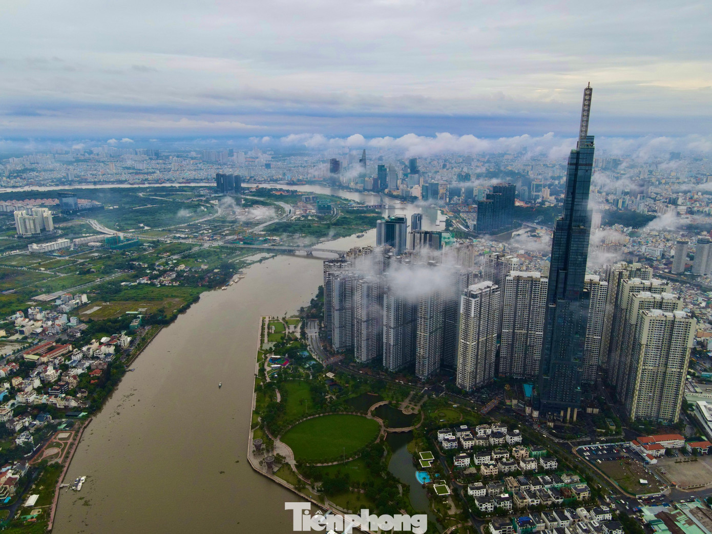 Nhiều khả năng TPHCM chỉ đạt mức tăng trưởng 6,08% trong năm nay. Ảnh: Phạm Nguyễn.