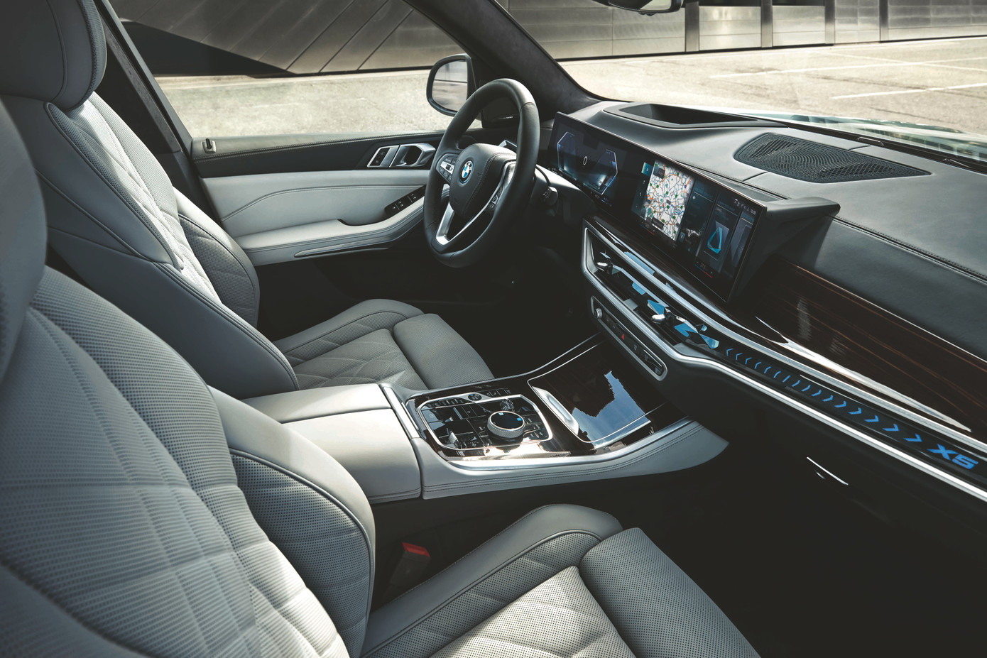 Cải tiến lớn nhất của BMW X5 mới là công nghệ Mild Hybrid 48V. Cải tiến lớn nhất của BMW X5 mới là công nghệ Mild Hybrid 48V.