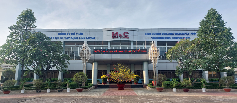 Công ty CP Vật liệu và Xây dựng Bình Dương đang nắm 43,6% vốn điều lệ ở Công ty CP Đá Núi Nhỏ. Công ty CP Vật liệu và Xây dựng Bình Dương đang nắm 43,6% vốn điều lệ ở Công ty CP Đá Núi Nhỏ.