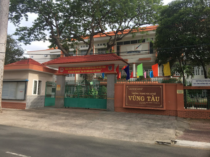 Trường THCS Vũng Tàu - nơi xảy ra sự việc nữ sinh lớp 7 bị đâm bằng kéo.