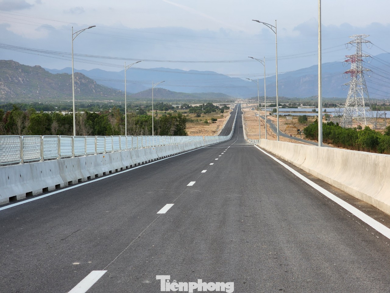 Một đoạn cao tốc Vĩnh Hảo - Phan Thiết đã được thông xe từ ngày 19/5/2023. Một đoạn cao tốc Vĩnh Hảo - Phan Thiết đã được thông xe từ ngày 19/5/2023.