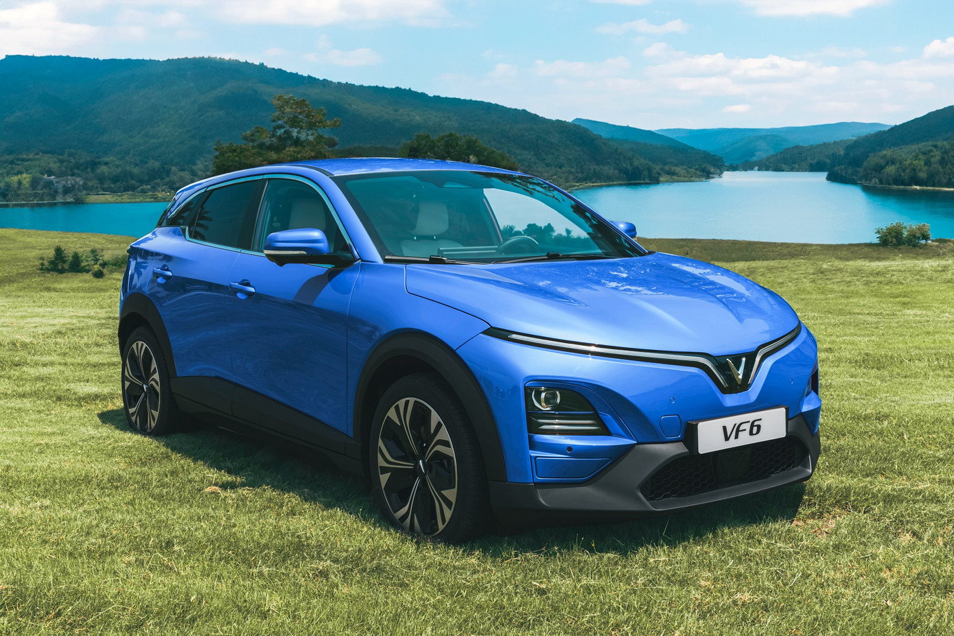 Trong quý III, VinFast đã ra mắt 3 mẫu ôtô điện mới gồm VF 3, VF 6, VF 7 và mẫu xe đạp điện đầu tiên tại thị trường Việt Nam. Trong quý III, VinFast đã ra mắt 3 mẫu ôtô điện mới gồm VF 3, VF 6, VF 7 và mẫu xe đạp điện đầu tiên tại thị trường Việt Nam.