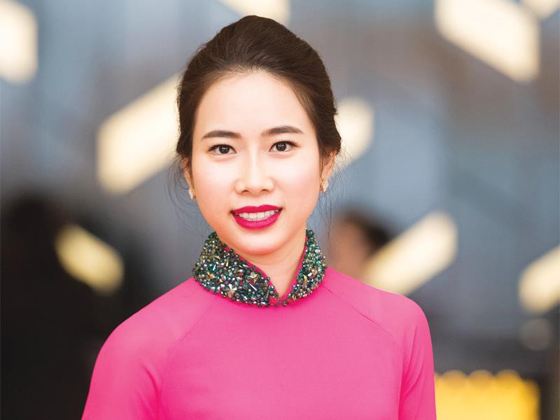 Bà Lê Hoàng Yến.