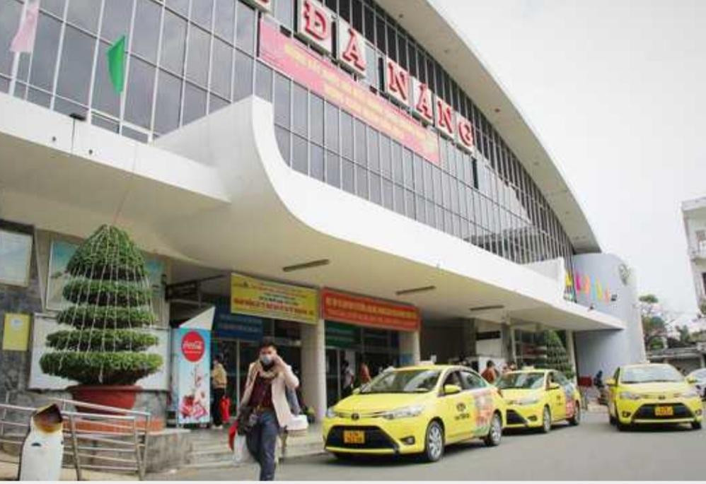 Ga Đà Nẵng đông khách trong ngày cuối cùng của kỳ nghỉ Tết Nguyên đán 2022