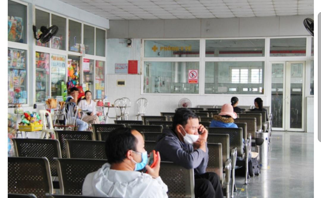 Bên trong nhà chờ tuyến Đà Nẵng đi các tỉnh phía Bắc