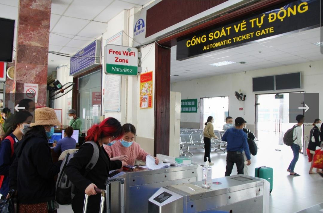 Ga Đà Nẵng đã đề xuất tổng công ty lắp thêm các toa vào các cặp tàu để tăng cường số vé bán ra, phục vụ người dân