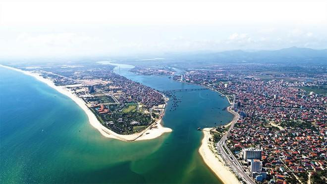 Theo Quyết định, tại vị trí trung tâm quảng trường biển ở TP Đồng Hới (Quảng Bình) có diện tích 25.526,95 m2 sẽ phát triển thành không gian sinh hoạt cộng đồng và phục vụ tổ chức các sự kiện lễ hội, vui chơi giải trí ngoài trời. Theo Quyết định, tại vị trí trung tâm quảng trường biển ở TP Đồng Hới (Quảng Bình) có diện tích 25.526,95 m2 sẽ phát triển thành không gian sinh hoạt cộng đồng và phục vụ tổ chức các sự kiện lễ hội, vui chơi giải trí ngoài trời.