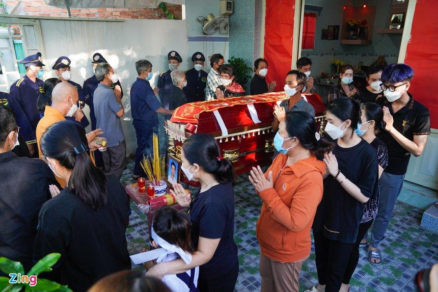 Thông tin Bảo Bảo qua đời vì đuối nước được gia đình xác nhận vào tối 27/2. 7h ngày 28/2, linh cữu nam diễn viên được đưa từ Vũng Tàu về nhà tại quận 8, TP.HCM.