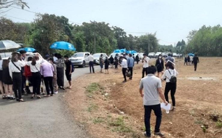 Theo các chuyên gia BĐS, cần chuẩn hóa nghề môi giới BĐS để buộc các nhân sự gia nhập vào lĩnh vực BĐS phải đáp ứng được các điều kiện cơ bản, nhằm giữ cho thị trường BĐS luôn ổn định, phát triển lành mạnh. Theo các chuyên gia BĐS, cần chuẩn hóa nghề môi giới BĐS để buộc các nhân sự gia nhập vào lĩnh vực BĐS phải đáp ứng được các điều kiện cơ bản, nhằm giữ cho thị trường BĐS luôn ổn định, phát triển lành mạnh.