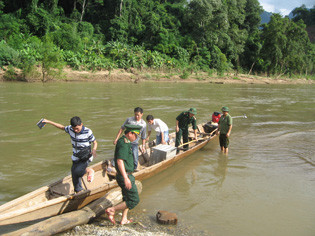 Dòng Nậm Nơn – lối vào bản Xằng Tớ
