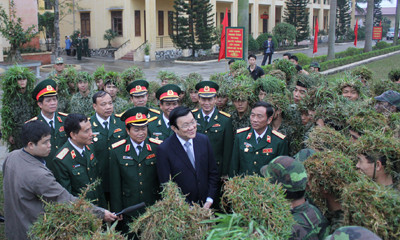 Chủ tịch nước Trương Tấn Sang đến thăm và chúc Tết Đoàn Đặc công 1 Anh hùng, ngày 4/2/2013