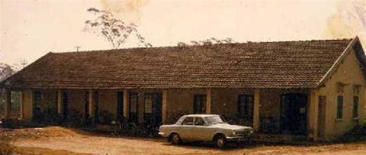 Một phần trụ sở Viện Khoa học Tính toán và Điều khiển, 3 phòng bên phải thuộc Phòng Kỹ thuật tính toán (Ảnh : Nguyễn Chí Công, 1977) Một phần trụ sở Viện Khoa học Tính toán và Điều khiển, 3 phòng bên phải thuộc Phòng Kỹ thuật tính toán (Ảnh : Nguyễn Chí Công, 1977)