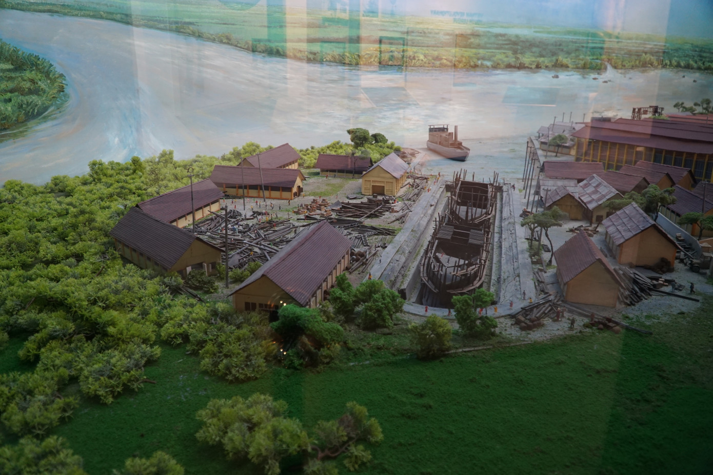 Mô hình xưởng đóng tàu Ba Son, nơi Chủ tịch Tôn Đức Thắng làm việc và lãnh đạo phong trào công nhân đấu tranh Mô hình xưởng đóng tàu Ba Son, nơi Chủ tịch Tôn Đức Thắng làm việc và lãnh đạo phong trào công nhân đấu tranh