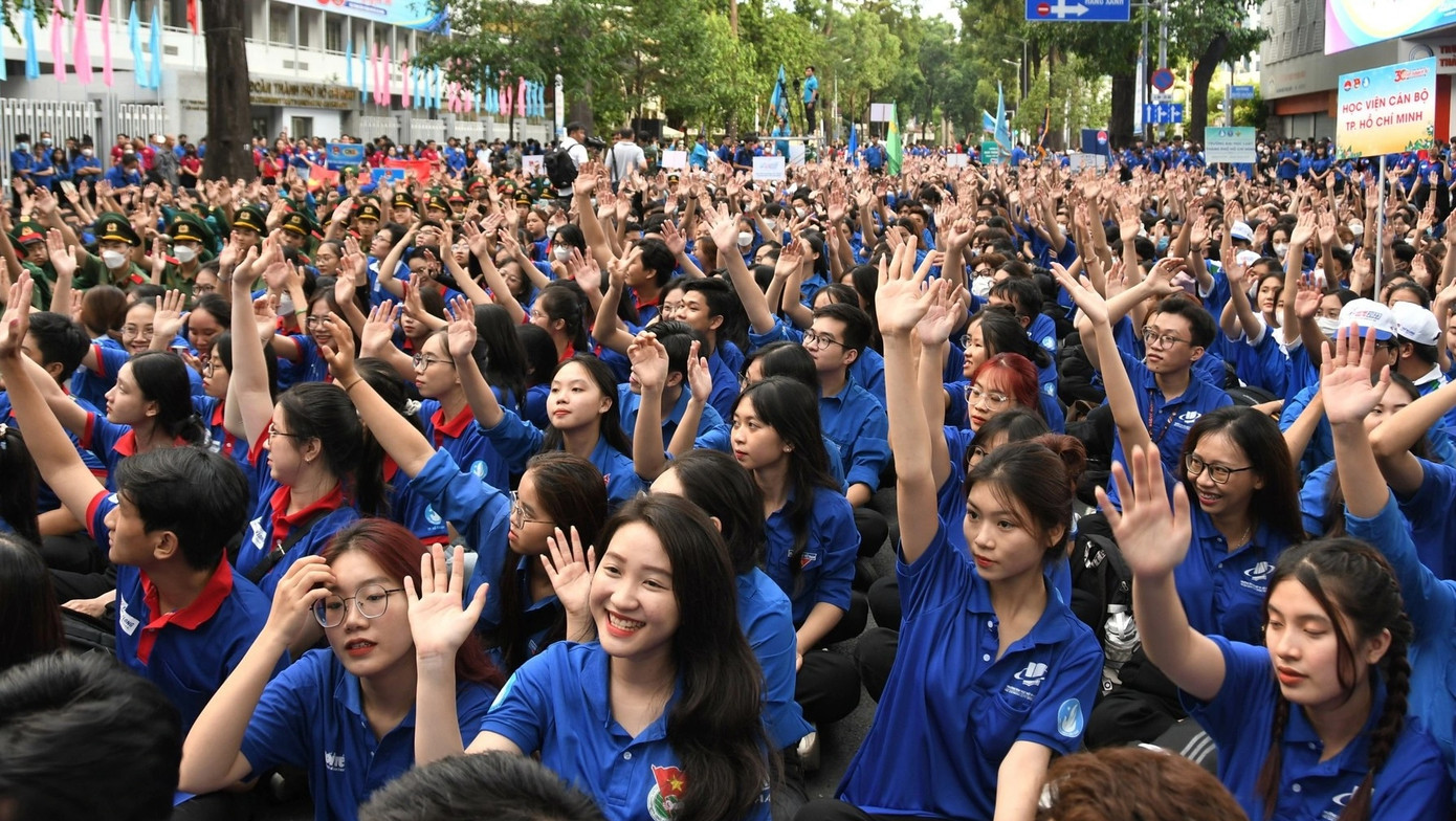 Phong trào Thanh niên tình nguyện mang tên &quot;Chiến dịch Mùa hè xanh&quot; thu hút hàng chục ngàn bạn trẻ tại TPHCM tham gia trong mỗi kỳ chiến dịch.