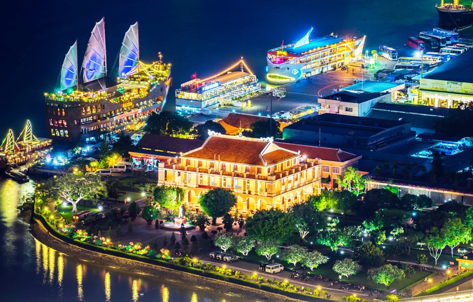 Bến Nhà Rồng và Bảo tàng Hồ Chí Minh (chi nhánh TPHCM)