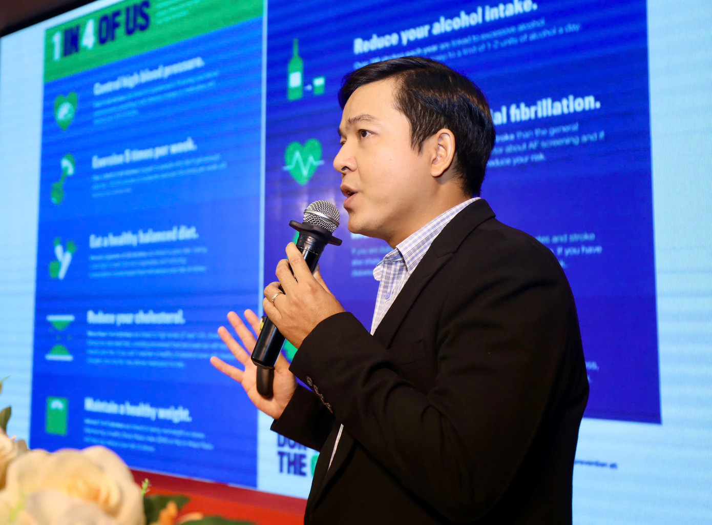 Bác sĩ Đặng Nhất Tâm trình bày tại hội thảo về đột quỵ. Bác sĩ Đặng Nhất Tâm trình bày tại hội thảo về đột quỵ.