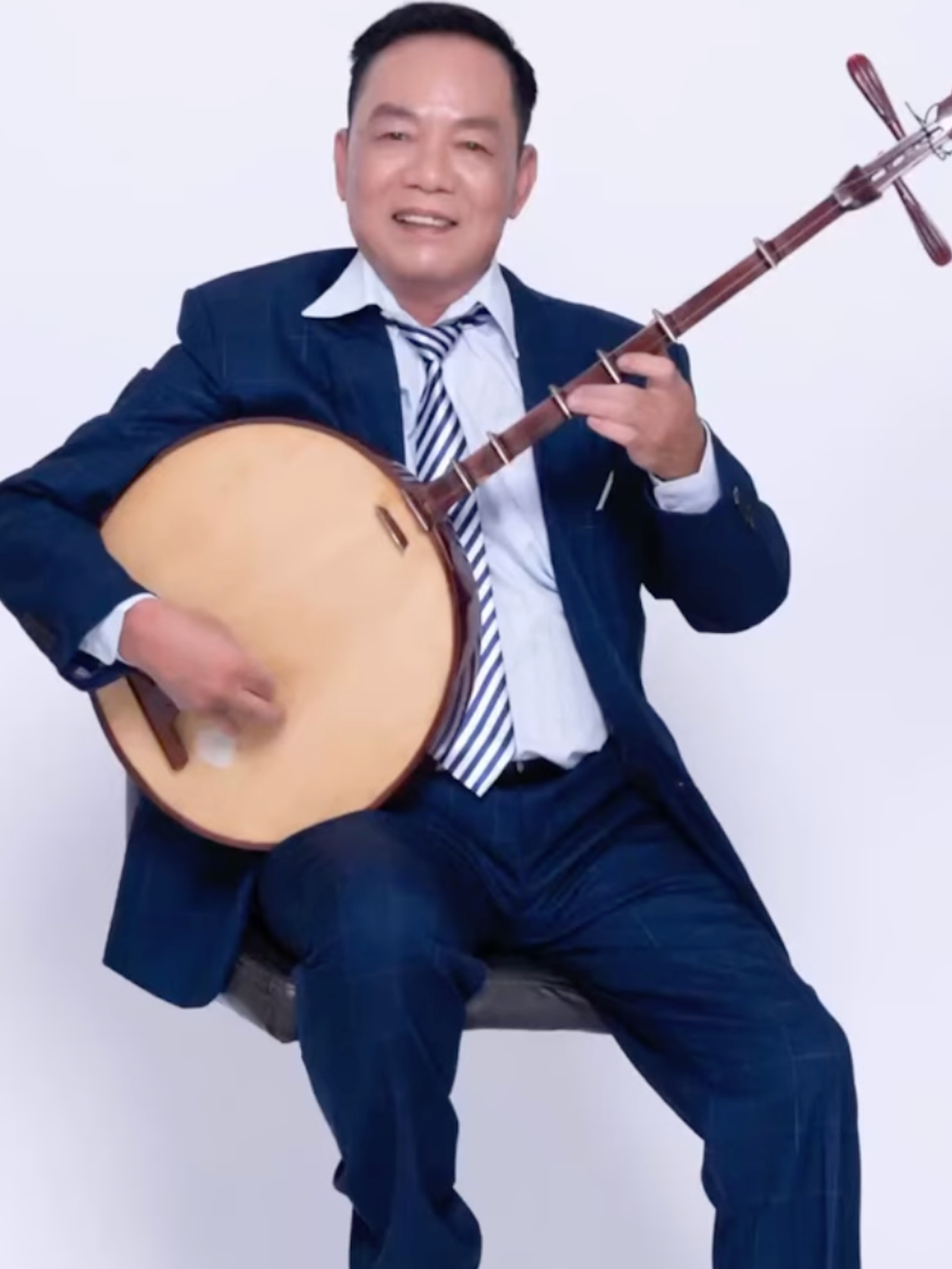 NSND Thanh Hải là tay đàn tài hoa của sân khấu cải lương.