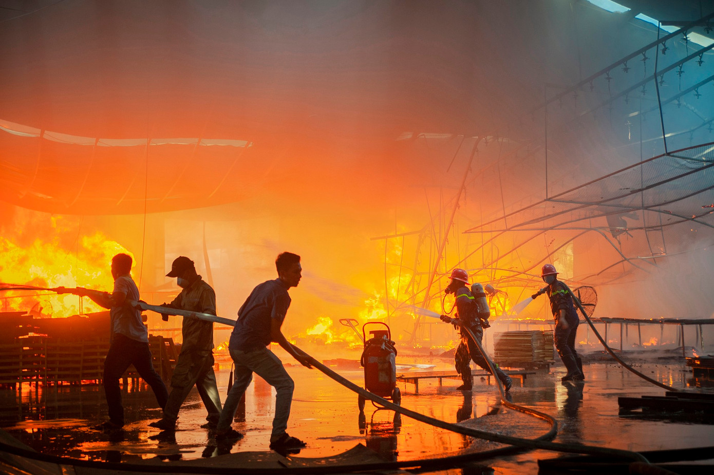 Trách nhiệm không của riêng ai của Nguyễn Đình Đảm giành Giải nhất chủ đề Cống hiến