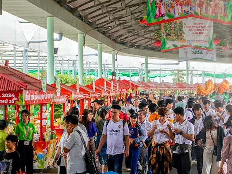 Lễ hội trái cây Nam bộ hàng năm thu hút cả triệu lượt khách tới tham quan, mua sắm